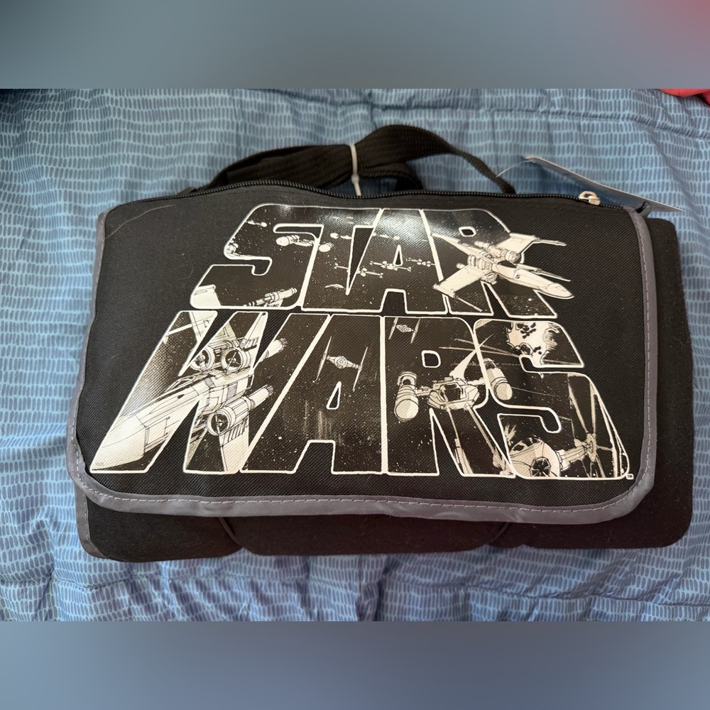 Star Wars picnic blanket tote from Picnic Time features a fleece blanket new